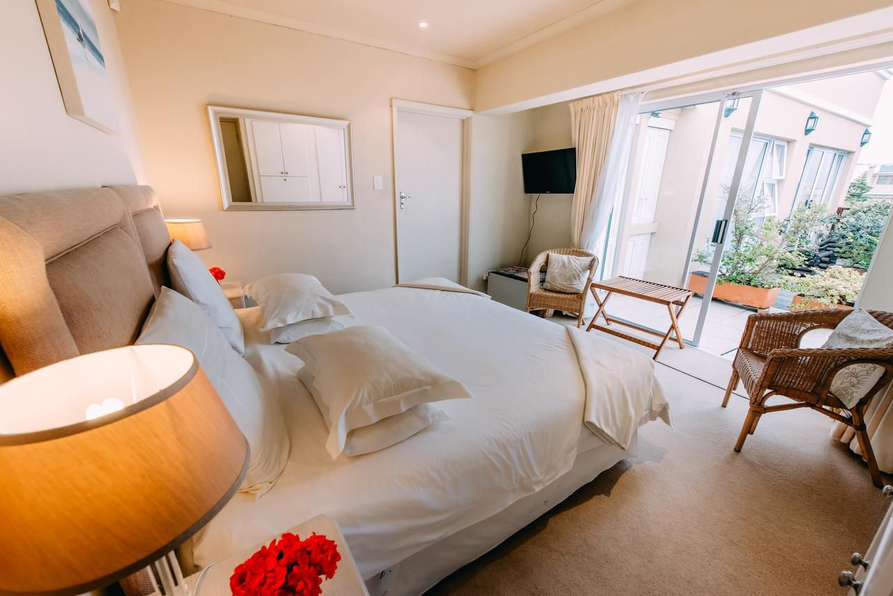 Dolphins' Playground Beachfront B&B 普勒滕贝格湾 外观 照片